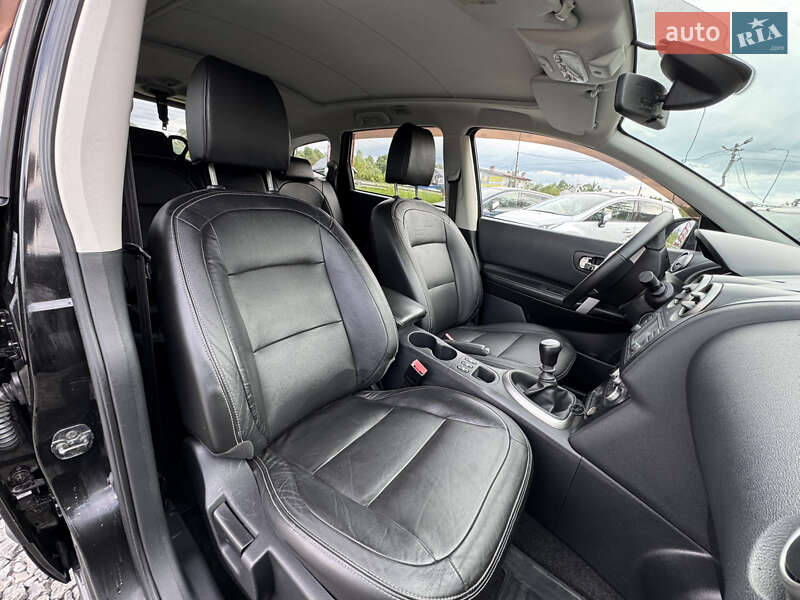 Позашляховик / Кросовер Nissan Qashqai+2 2010 в Стрию