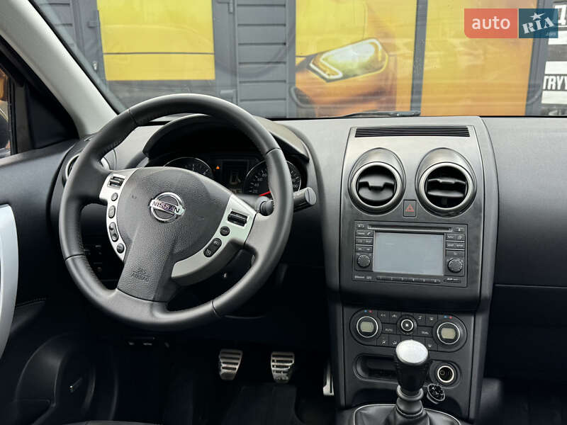 Позашляховик / Кросовер Nissan Qashqai+2 2010 в Стрию
