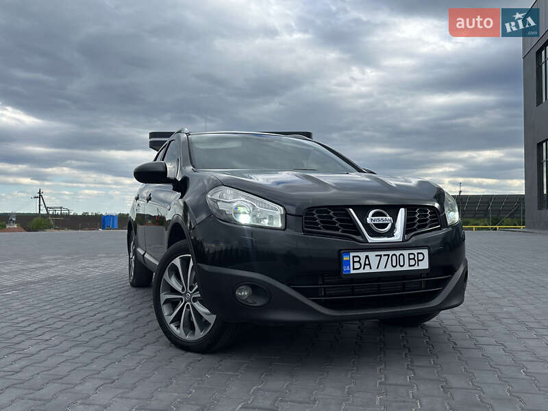 Позашляховик / Кросовер Nissan Qashqai+2 2011 в Голованівську