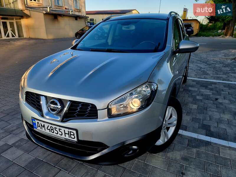 Позашляховик / Кросовер Nissan Qashqai+2 2010 в 