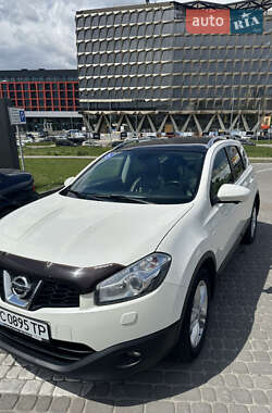 Позашляховик / Кросовер Nissan Qashqai+2 2013 в 