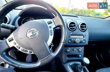 Позашляховик / Кросовер Nissan Qashqai+2 2011 в 