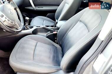 Позашляховик / Кросовер Nissan Qashqai+2 2011 в 