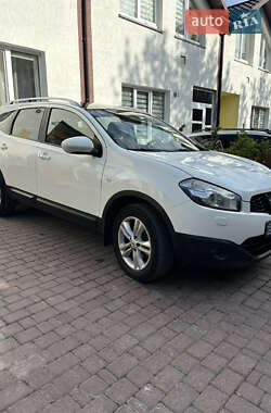Позашляховик / Кросовер Nissan Qashqai+2 2012 в 