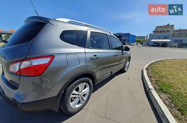 Позашляховик / Кросовер Nissan Qashqai+2 2011 в 