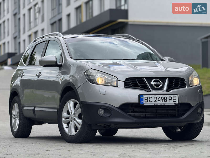 Nissan Qashqai+2 2010