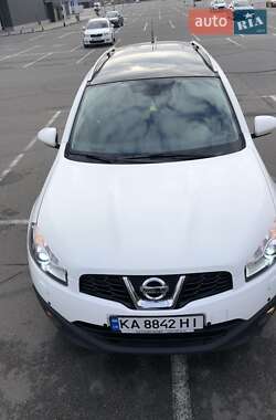 Внедорожник / Кроссовер Nissan Qashqai+2 2012 в 