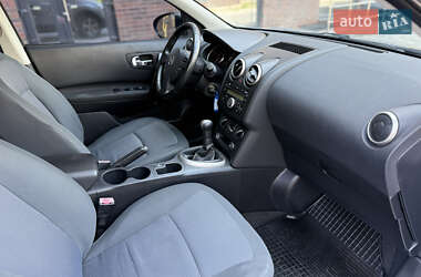 Позашляховик / Кросовер Nissan Qashqai+2 2011 в 