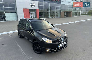 Позашляховик / Кросовер Nissan Qashqai+2 2011 в 