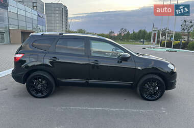 Позашляховик / Кросовер Nissan Qashqai+2 2011 в 