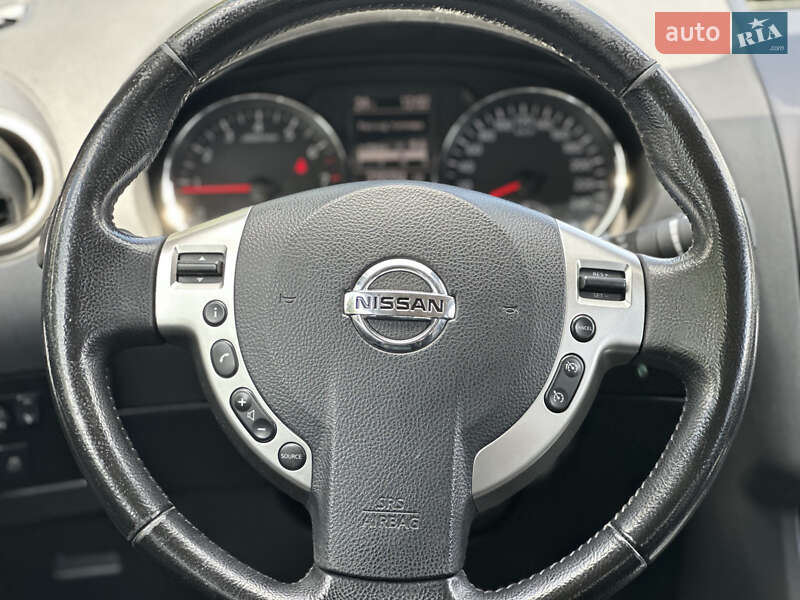 Позашляховик / Кросовер Nissan Qashqai+2 2010 в Києві