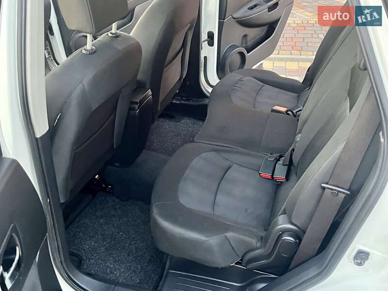 Позашляховик / Кросовер Nissan Qashqai+2 2012 в Володимирці