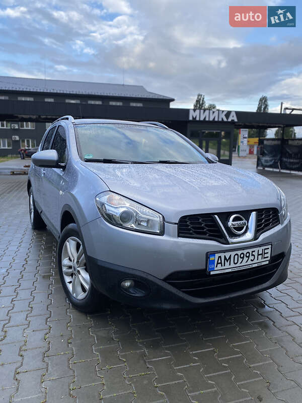 Внедорожник / Кроссовер Nissan Qashqai+2 2013 в 