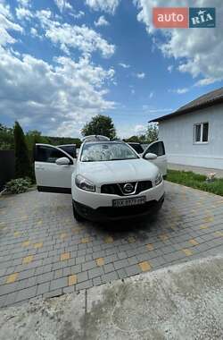 Позашляховик / Кросовер Nissan Qashqai+2 2010 в Летичіві