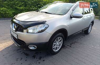 Позашляховик / Кросовер Nissan Qashqai+2 2010 в Надвірній