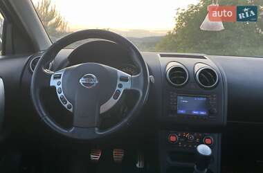 Позашляховик / Кросовер Nissan Qashqai+2 2010 в 
