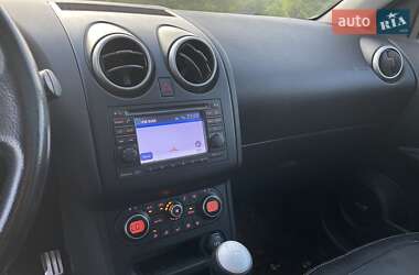 Позашляховик / Кросовер Nissan Qashqai+2 2010 в 