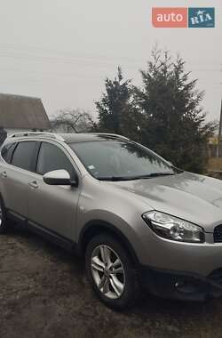 Внедорожник / Кроссовер Nissan Qashqai+2 2010 в Сарнах
