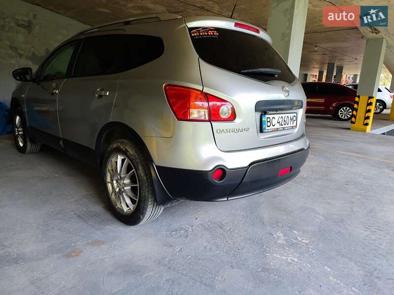 Внедорожник / Кроссовер Nissan Qashqai+2 2010 в Микуличине