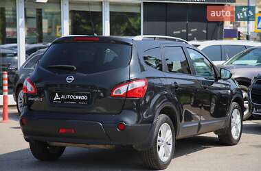 Внедорожник / Кроссовер Nissan Qashqai+2 2011 в 