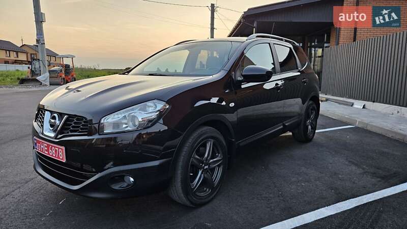 Позашляховик / Кросовер Nissan Qashqai+2 2011 в Вінниці