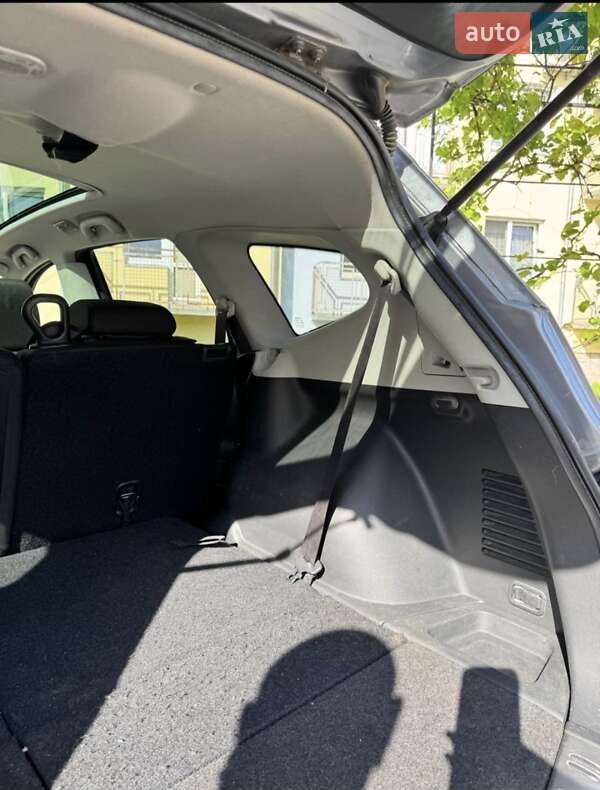 Позашляховик / Кросовер Nissan Qashqai+2 2011 в Самборі фото 26 Позашляховик / Кросовер Nissan Qashqai+2 2011 в Самборі