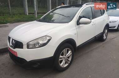 Позашляховик / Кросовер Nissan Qashqai+2 2011 в Києві
