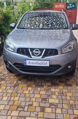 Внедорожник / Кроссовер Nissan Qashqai+2 2011 в 