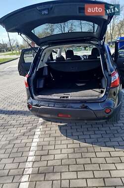 Внедорожник / Кроссовер Nissan Qashqai+2 2010 в 