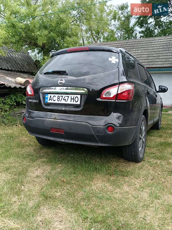 Nissan Qashqai+2 2011