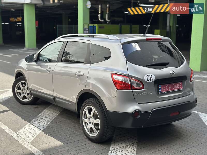 Позашляховик / Кросовер Nissan Qashqai+2 2012 в Києві