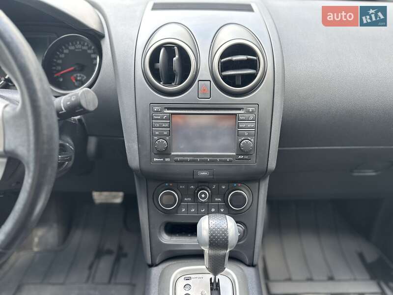 Позашляховик / Кросовер Nissan Qashqai+2 2012 в Києві