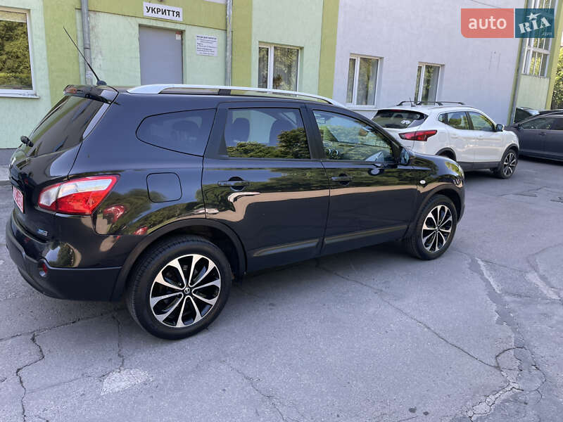 Позашляховик / Кросовер Nissan Qashqai+2 2011 в Рівному
