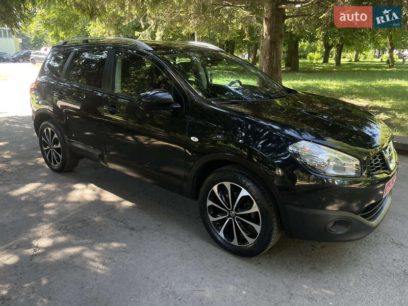 Позашляховик / Кросовер Nissan Qashqai+2 2011 в Рівному