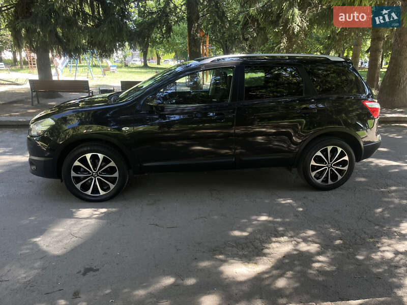 Позашляховик / Кросовер Nissan Qashqai+2 2011 в Рівному