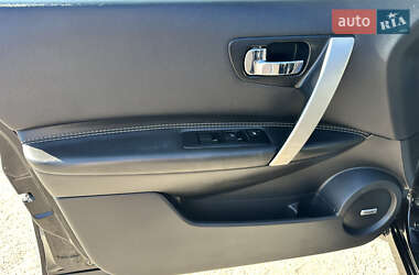 Позашляховик / Кросовер Nissan Qashqai+2 2013 в 