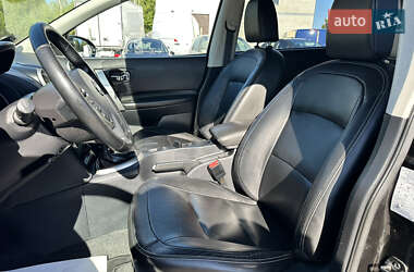 Позашляховик / Кросовер Nissan Qashqai+2 2013 в 