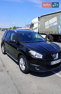 Позашляховик / Кросовер Nissan Qashqai+2 2010 в Львові