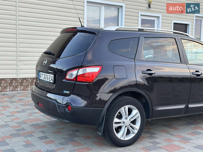 Позашляховик / Кросовер Nissan Qashqai+2 2010 в Івано-Франківську
