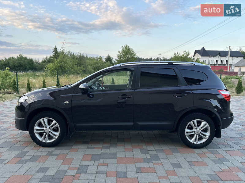 Позашляховик / Кросовер Nissan Qashqai+2 2010 в Івано-Франківську
