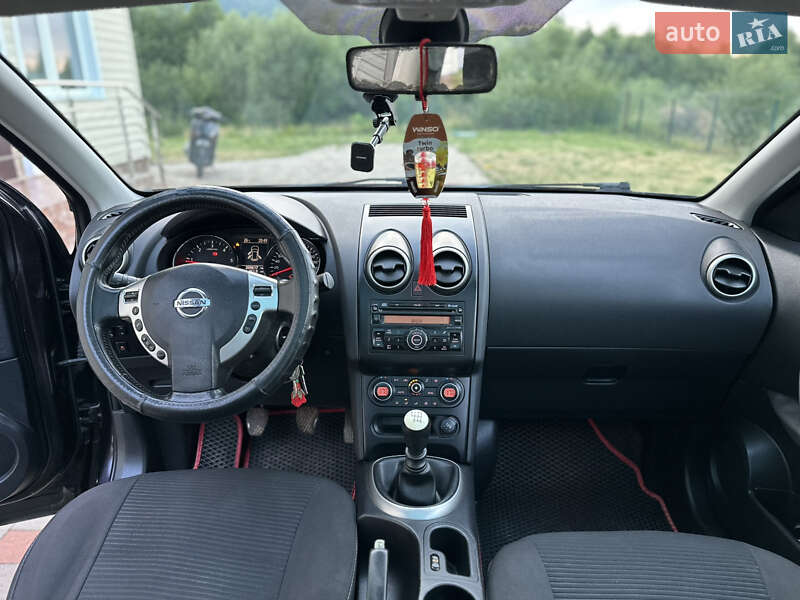 Позашляховик / Кросовер Nissan Qashqai+2 2010 в Івано-Франківську