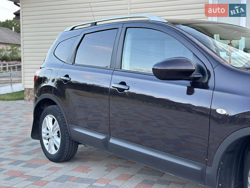 Позашляховик / Кросовер Nissan Qashqai+2 2010 в Івано-Франківську