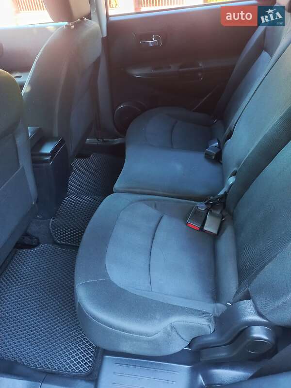 Позашляховик / Кросовер Nissan Qashqai+2 2010 в Луцьку