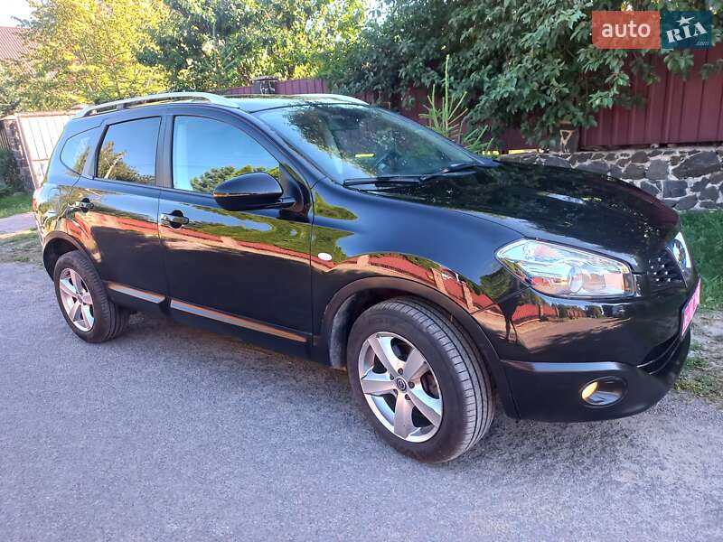 Позашляховик / Кросовер Nissan Qashqai+2 2010 в Луцьку