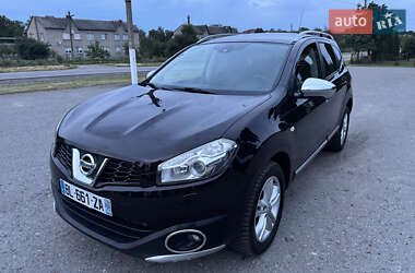 Внедорожник / Кроссовер Nissan Qashqai+2 2011 в 