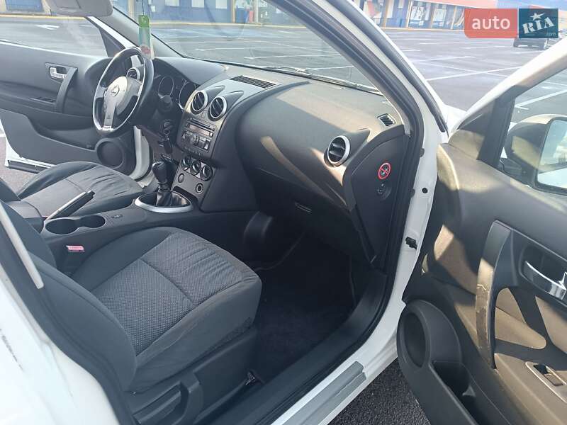 Позашляховик / Кросовер Nissan Qashqai+2 2010 в Луцьку
