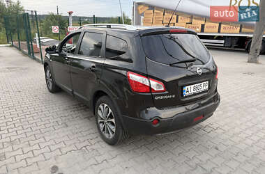 Внедорожник / Кроссовер Nissan Qashqai+2 2010 в 
