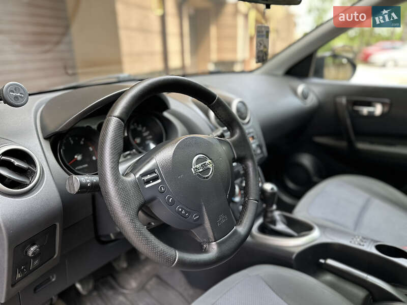Позашляховик / Кросовер Nissan Qashqai+2 2009 в Івано-Франківську