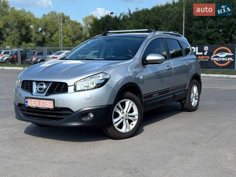 Nissan Qashqai+2 2010