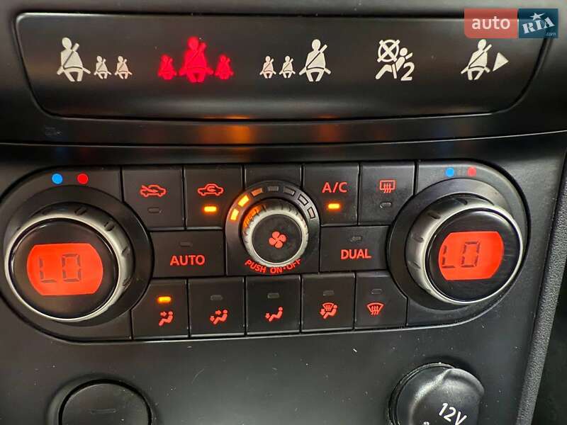 Внедорожник / Кроссовер Nissan Qashqai+2 2009 в Киеве